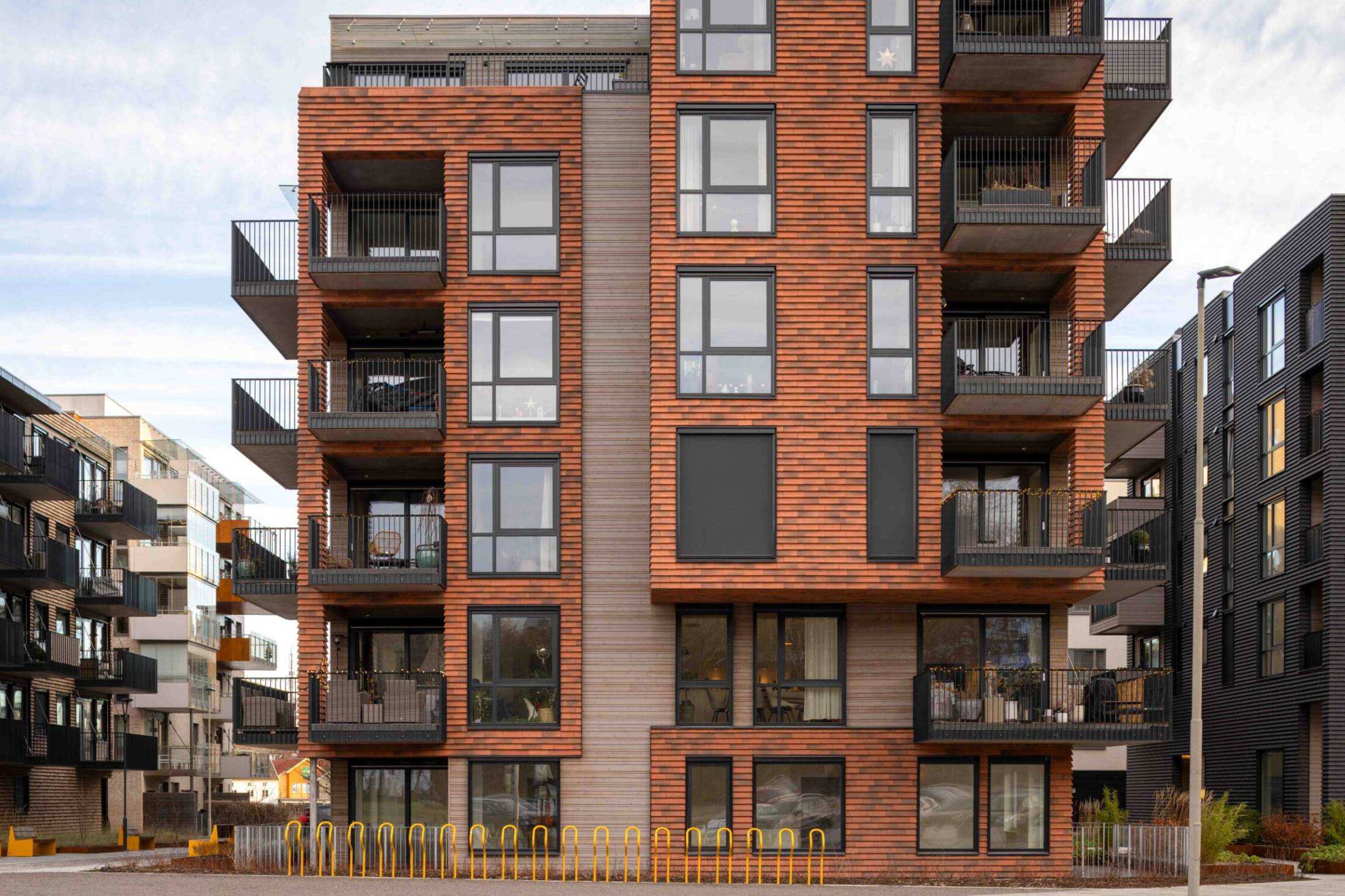 Fabrikspatinerad Thermowood furu till Kaldnes Brygge – Silvergrå fabrikspatinerad… Bild 6 av 7 (Kaldes Brygge Tonsberg 7)